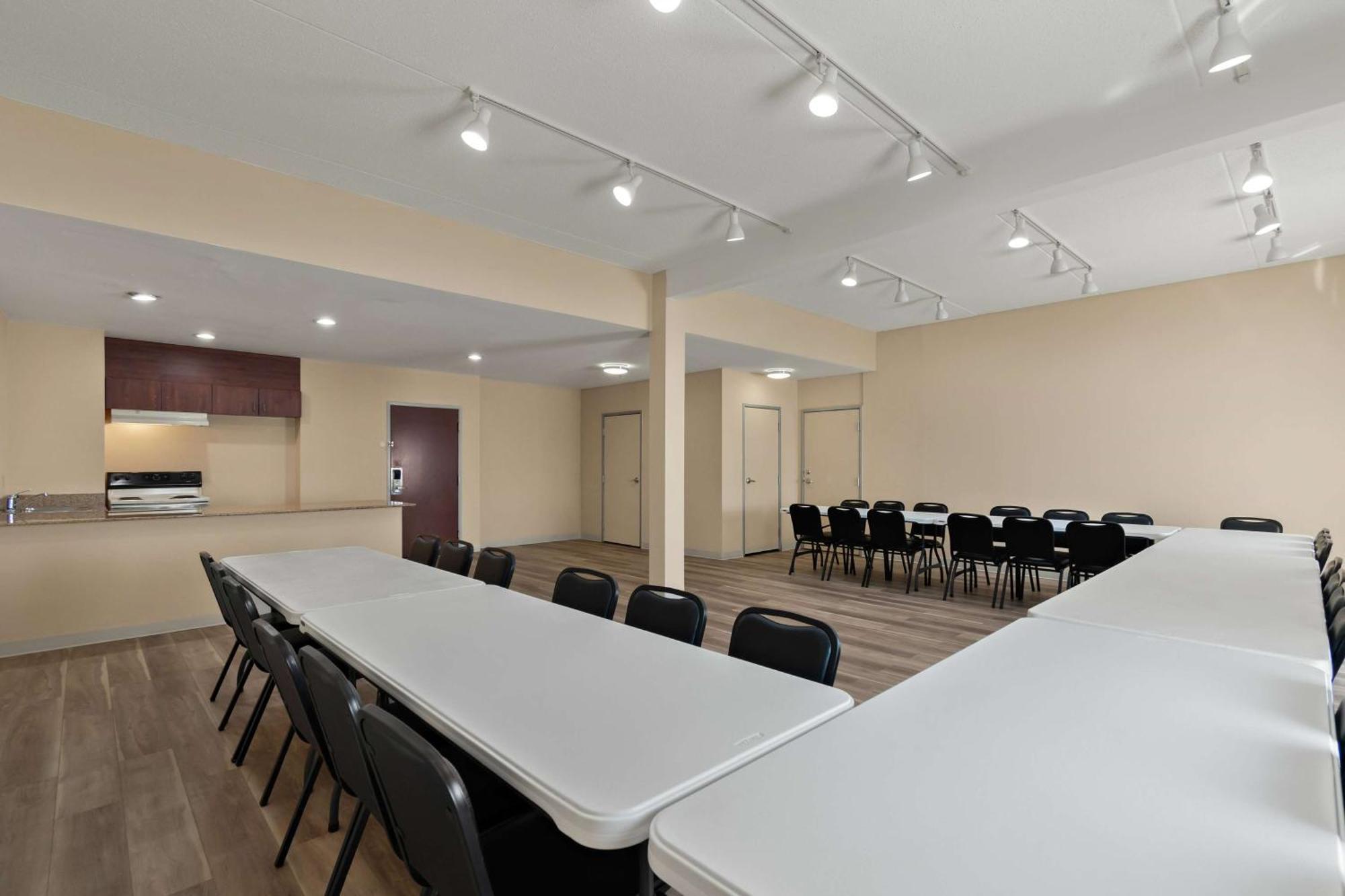 Ramada By Wyndham Harrisburg/Hershey Area Экстерьер фото