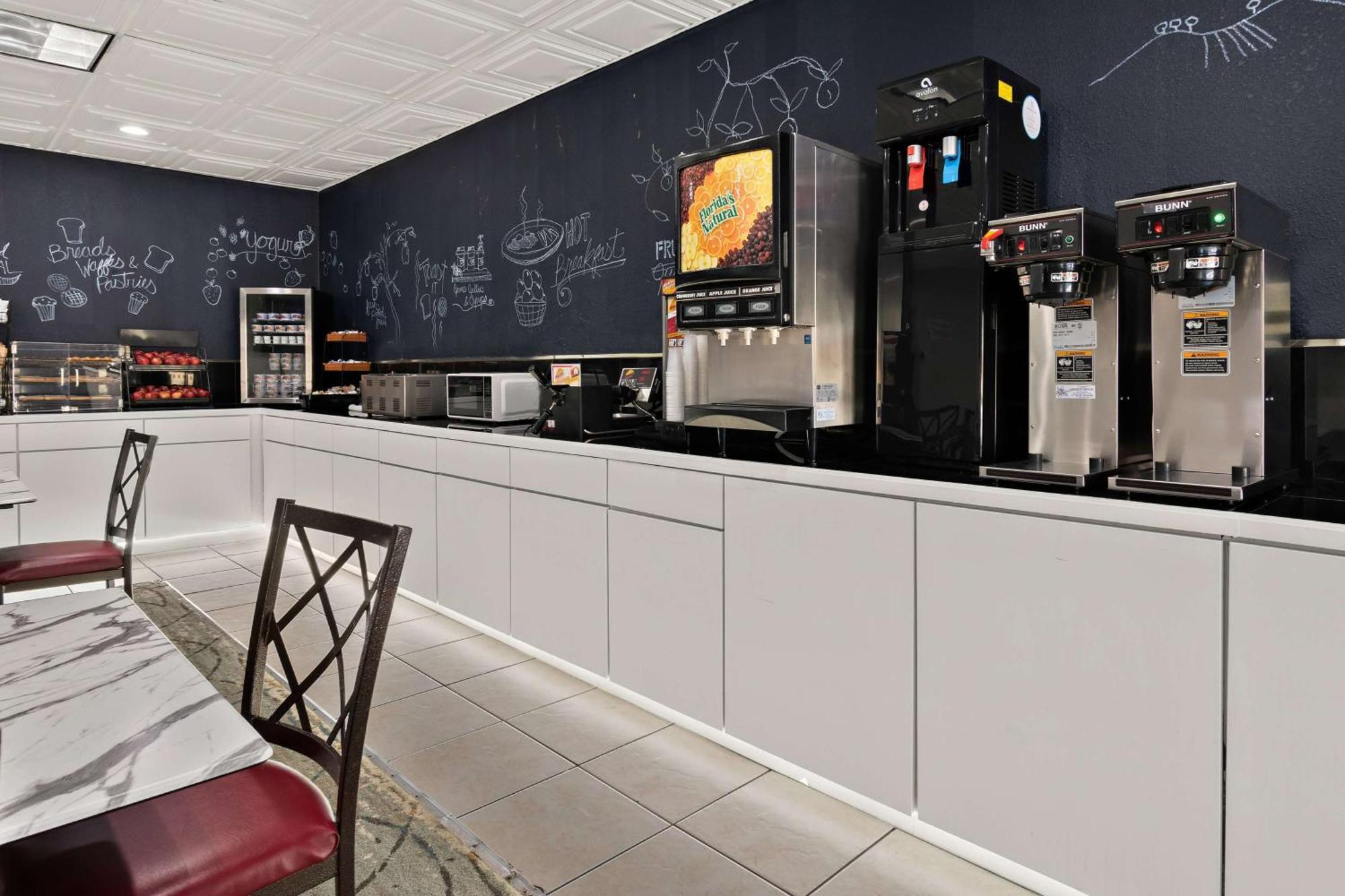 Ramada By Wyndham Harrisburg/Hershey Area Экстерьер фото