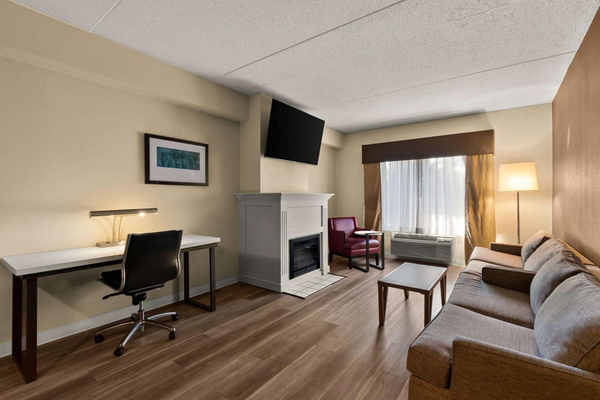 Ramada By Wyndham Harrisburg/Hershey Area Экстерьер фото