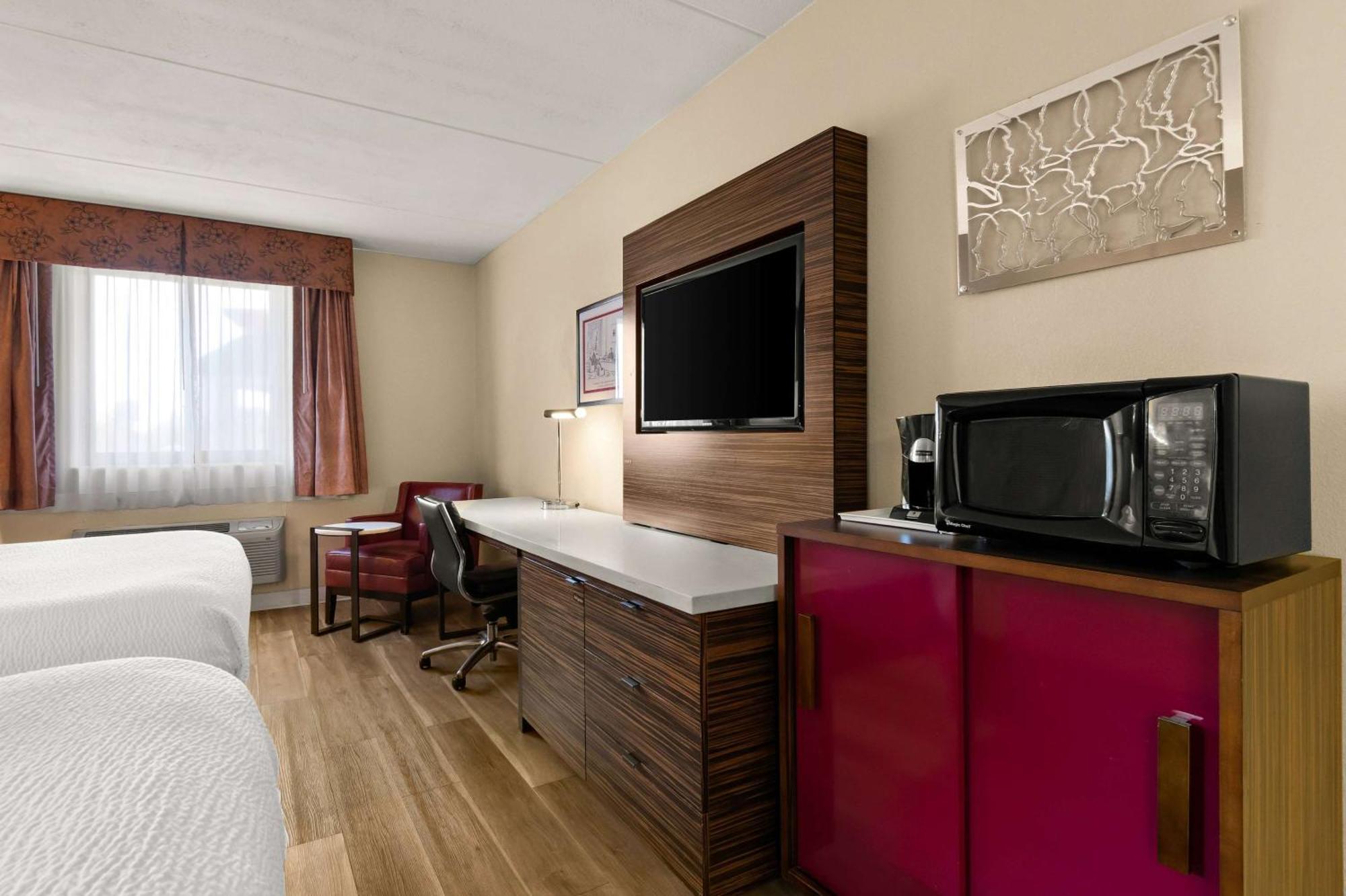 Ramada By Wyndham Harrisburg/Hershey Area Экстерьер фото